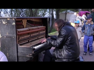 street pianist, music for the soul